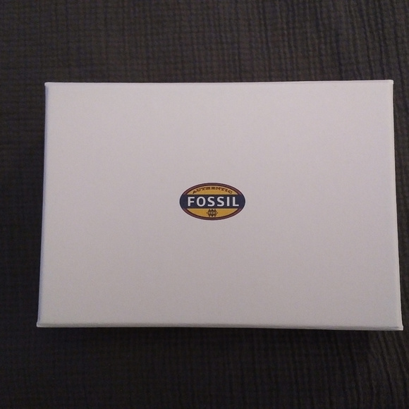 **SOLD** Fossil Marlow Leather Wallet - Picture 8 of 8